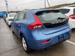VOLVO V40 T3 2015