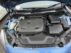VOLVO V40 T3 2015
