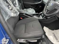 VOLVO V40 T3 2015