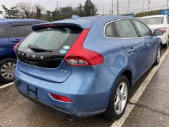 VOLVO V40 T3 2015