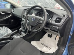 VOLVO V40 T3 2015