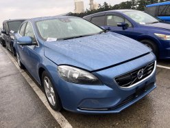 VOLVO V40 T3 2015