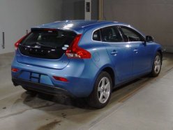 VOLVO V40 T3 2015