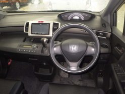 HONDA FREED SPIKE G 2010