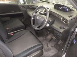 HONDA FREED SPIKE G 2010