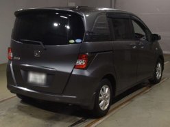 HONDA FREED SPIKE G 2010