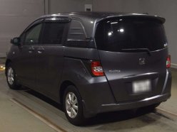 HONDA FREED SPIKE G 2010