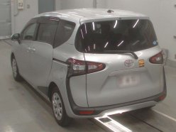 TOYOTA SIENTA G 2015