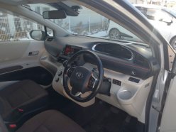 TOYOTA SIENTA G 2015