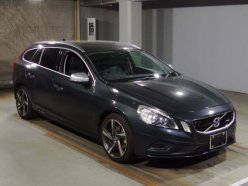 VOLVO V60 R Design 2012