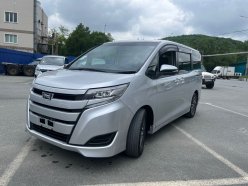 TOYOTA NOAH 2.0 X 2018