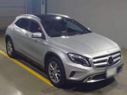 MERCEDES BENZ GLA  2015