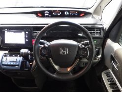 HONDA STEPWGN 4WD G 7seats 2015