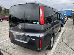 HONDA STEPWGN 4WD G 7seats 2015