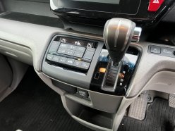 HONDA STEPWGN 4WD G 7seats 2015