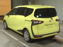 TOYOTA SIENTA X 2015