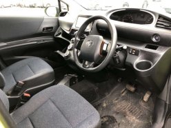 TOYOTA SIENTA X 2015