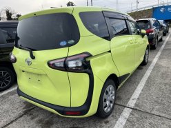 TOYOTA SIENTA X 2015