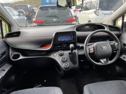 TOYOTA SIENTA X 2015