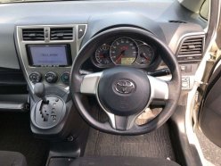 TOYOTA RACTIS X 2011