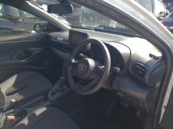 TOYOTA YARIS X 2020