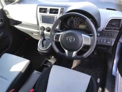TOYOTA RACTIS  2010