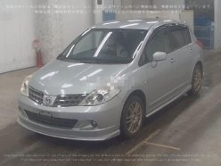NISSAN TIIDA  2011