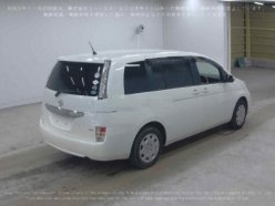 TOYOTA ISIS G 2011