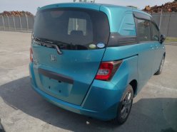 HONDA FREED SPIKE 4WD C 2010