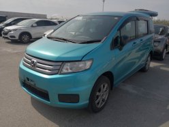 HONDA FREED SPIKE 4WD C 2010