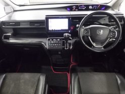 HONDA STEPWGN COOL SPIRIT 7 SEATS 2016