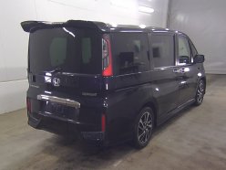 HONDA STEPWGN COOL SPIRIT 7 SEATS 2016