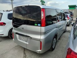 HONDA STEPWGN G 7seats 2015