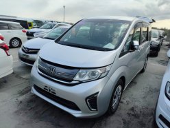 HONDA STEPWGN G 7seats 2015