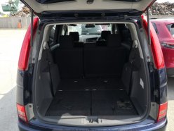 TOYOTA ISIS Platana 2011