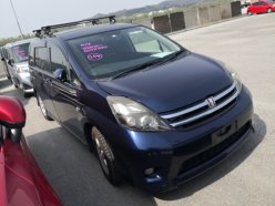 TOYOTA ISIS Platana 2011