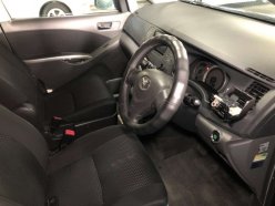 TOYOTA ISIS Platana 2011