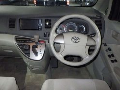 TOYOTA ISIS  2011