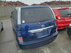 TOYOTA ISIS  2011