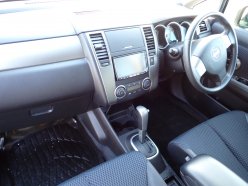 NISSAN TIIDA 15M SV Plus 2011