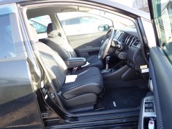 NISSAN TIIDA 15M SV Plus 2011