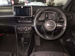 TOYOTA YARIS X 2020
