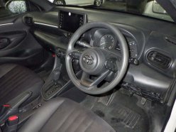TOYOTA YARIS X 2020