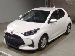 TOYOTA YARIS X 2020