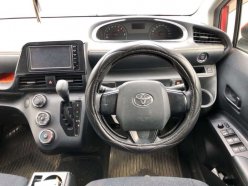 TOYOTA SIENTA X 2015