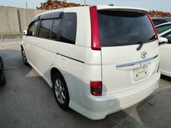 TOYOTA ISIS 4WD 2009