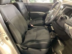 TOYOTA ISIS 4WD 2009
