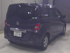 HONDA FREED SPIKE G Premium Edition 2015