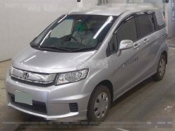 HONDA FREED SPIKE G 2016