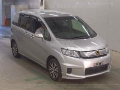 HONDA FREED SPIKE G JUST ION 2015